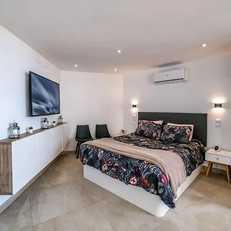 Los Manantiales, Loft Con Vistas Al Mar Y La Piscina En *